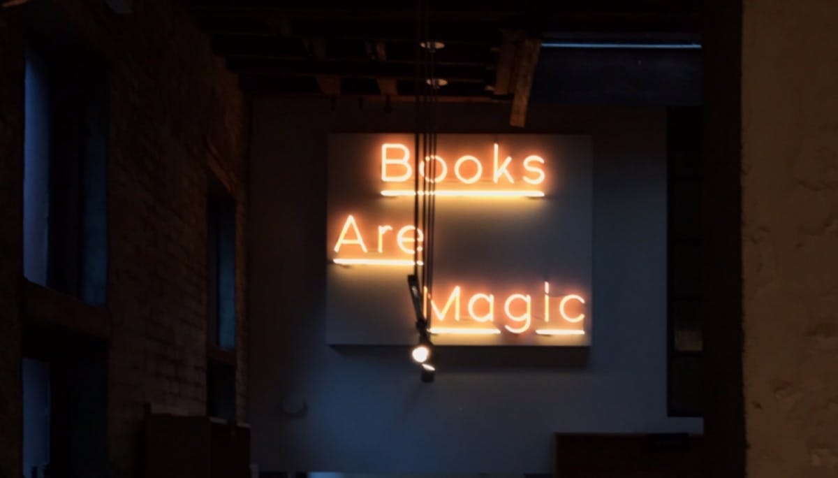 문을 열자마자 폭발적인 반응을 얻은 Books are Magic